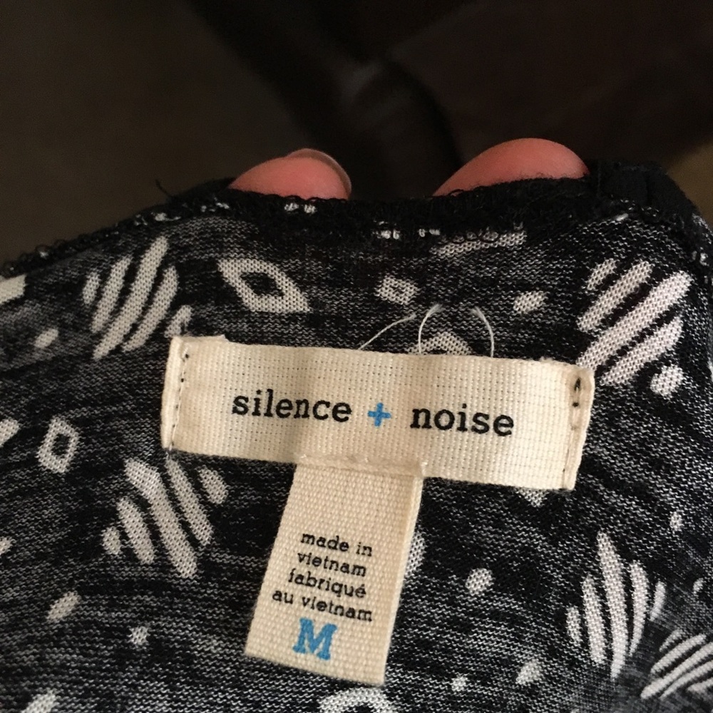 Silence and noise straps tank - Picture 4 of 6